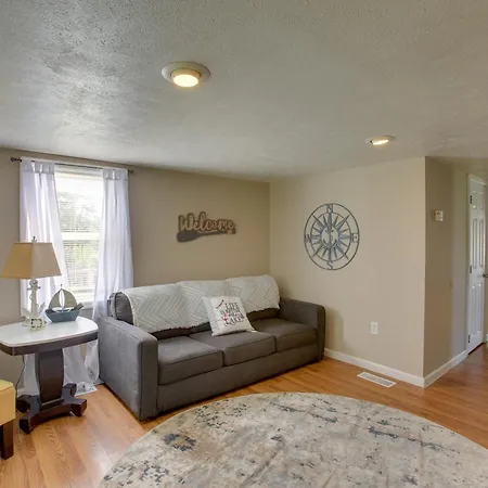 Albany Family Lake Getaway Near State Parks!